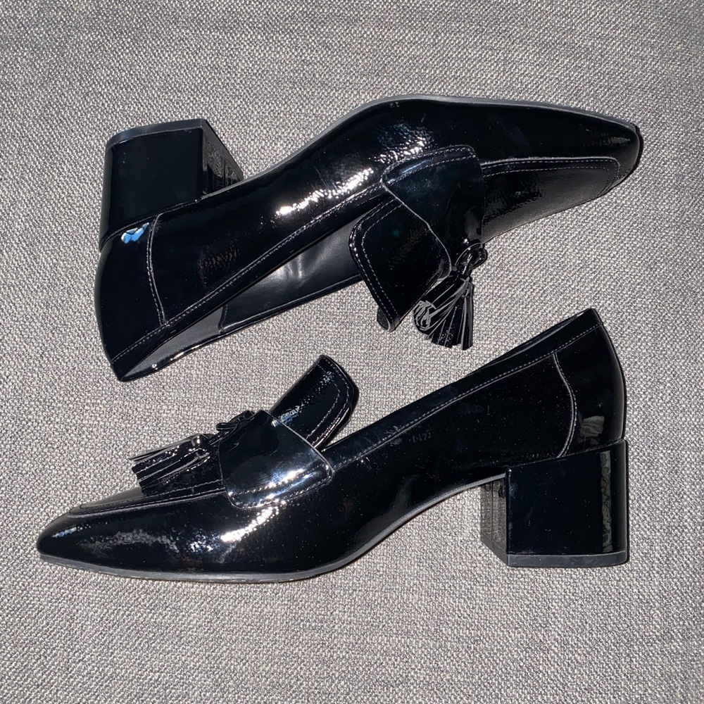 Donald Pliner AVI Crocodile Embossed Patent Leather Tassel Loafers